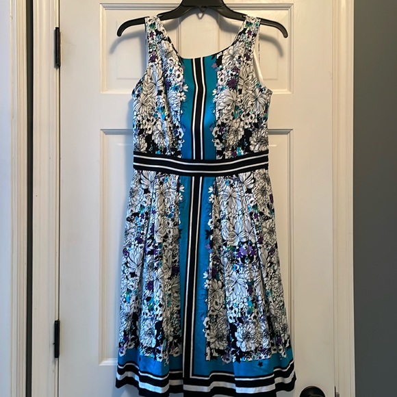 Dresses & Skirts - Women’s Dress
